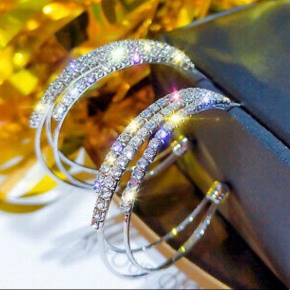 NEW Sterling Silver Hoop ❇️ Earrings - Picture 3 of 3